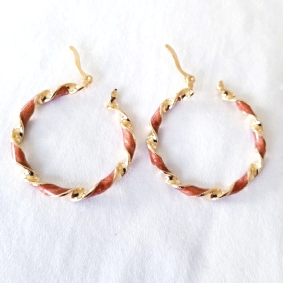 14K Gold Plated Twisted Brow Hoops. New - Picture 3 of 6